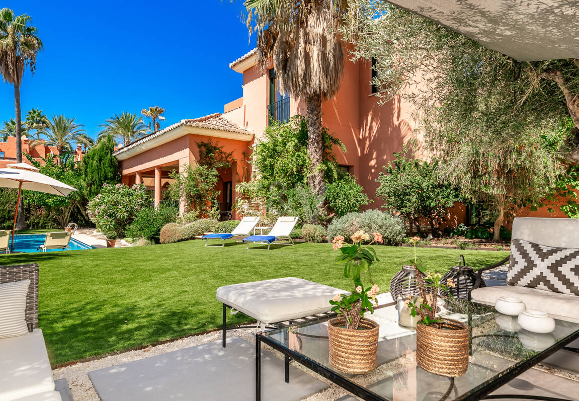 Elegant Independent Villa in Altos de Hotel Puente Romano – Marbella Golden Mile available for Medium and Long-Term Rent