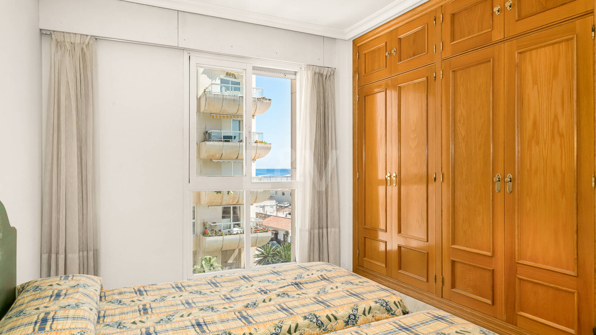 Apartament na sprzedaż w Beach Side Golden Mile, Marbella Golden Mile