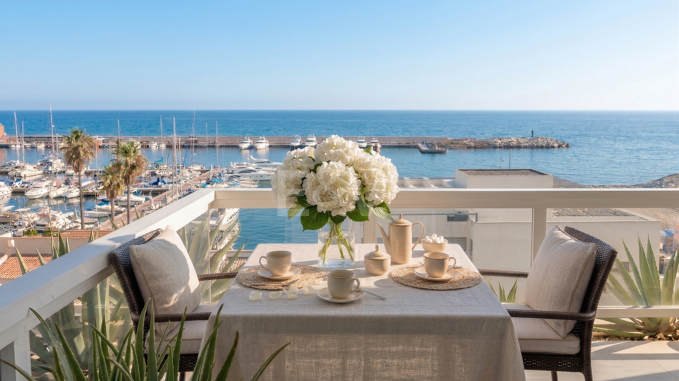 Appartement en front de mer de 3 chambres avec vue imprenable sur la mer à Marbella