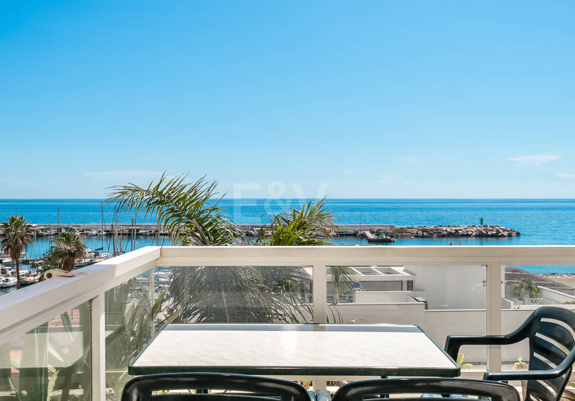 3 Sypialnia Beachfront Apartament z niesamowitymi widokiem na morze w Marbella