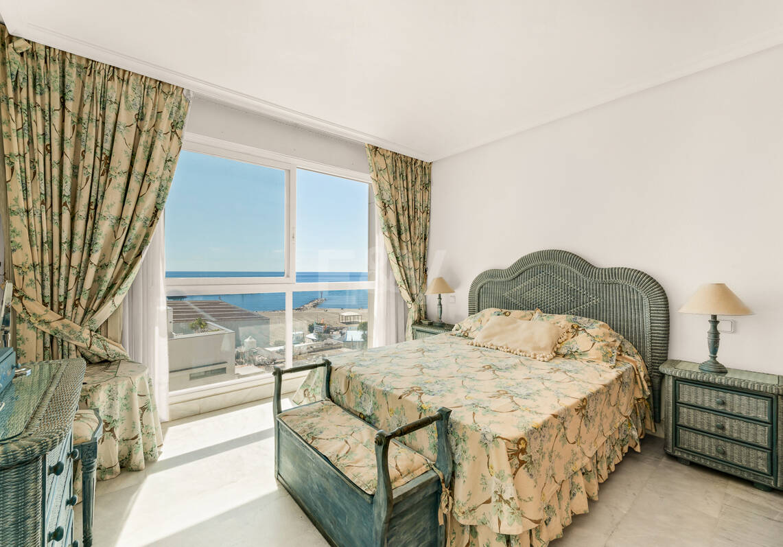 3 Sypialnia Beachfront Apartament z niesamowitymi widokiem na morze w Marbella