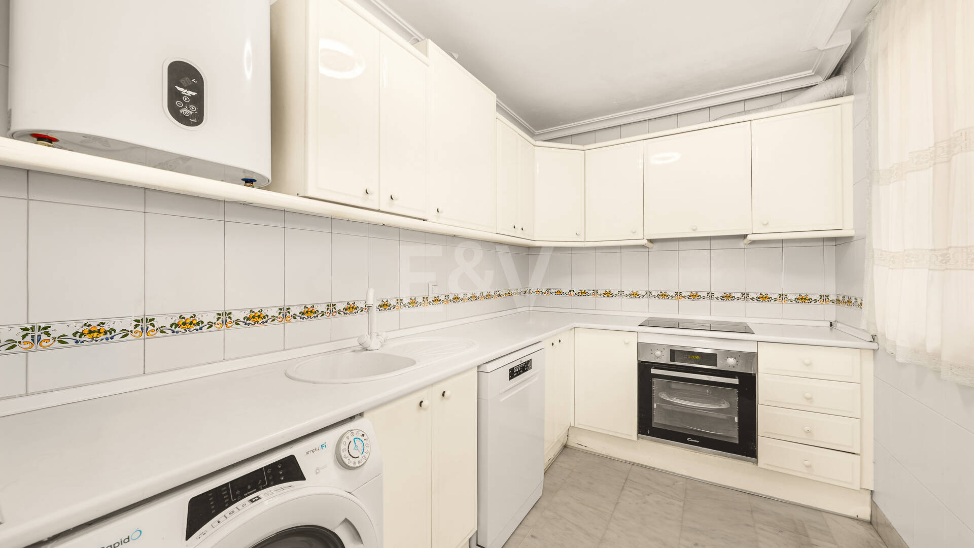 Apartament na sprzedaż w Beach Side Golden Mile, Marbella Golden Mile