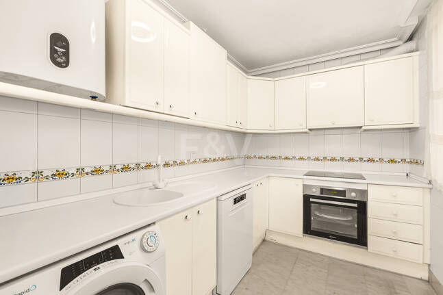 Apartament na sprzedaż w Beach Side Golden Mile, Marbella Golden Mile