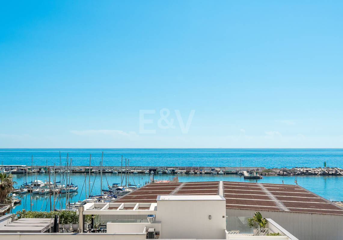3 Sypialnia Beachfront Apartament z niesamowitymi widokiem na morze w Marbella