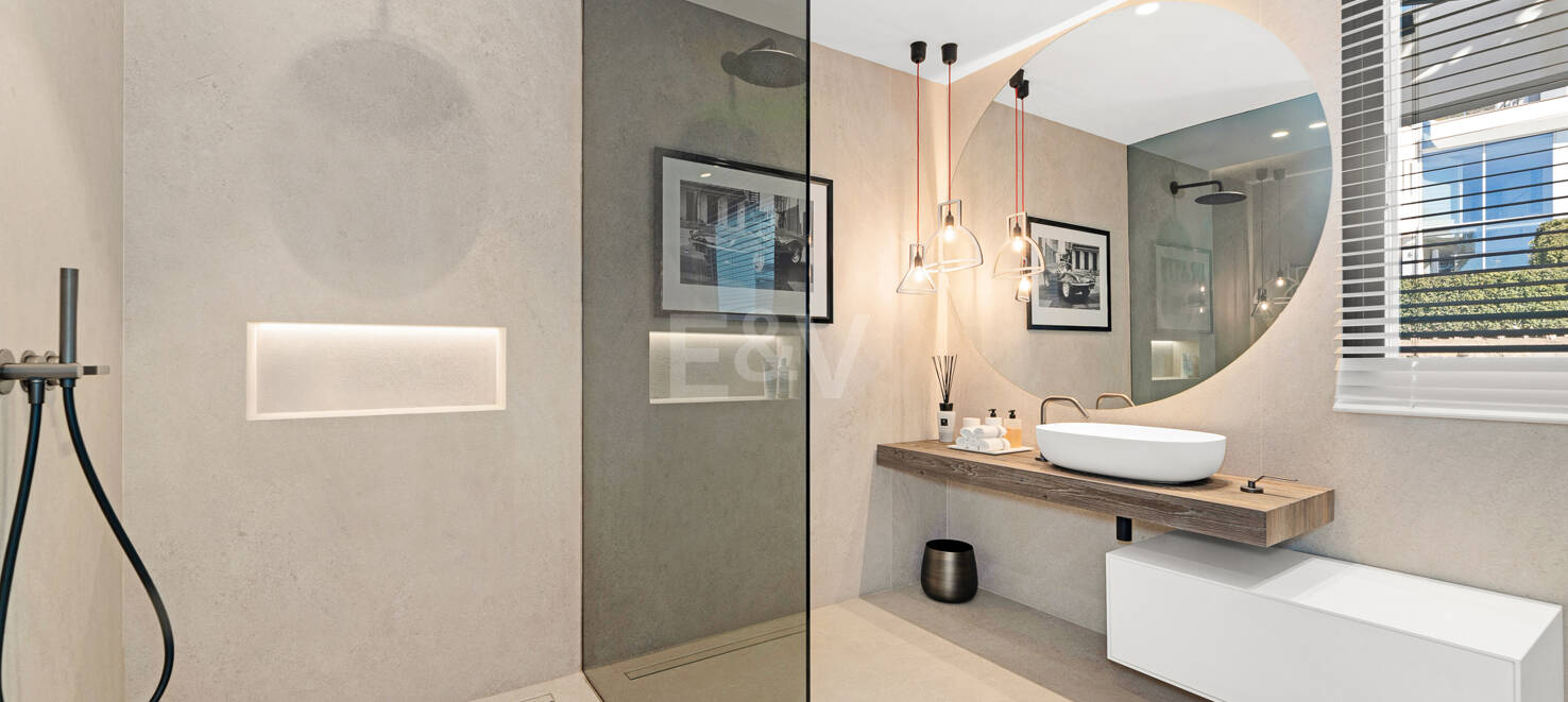 Villa pareada de esquina contemporánea con vistas panorámicas al mar en Meisho Hills, Sierra Blanca