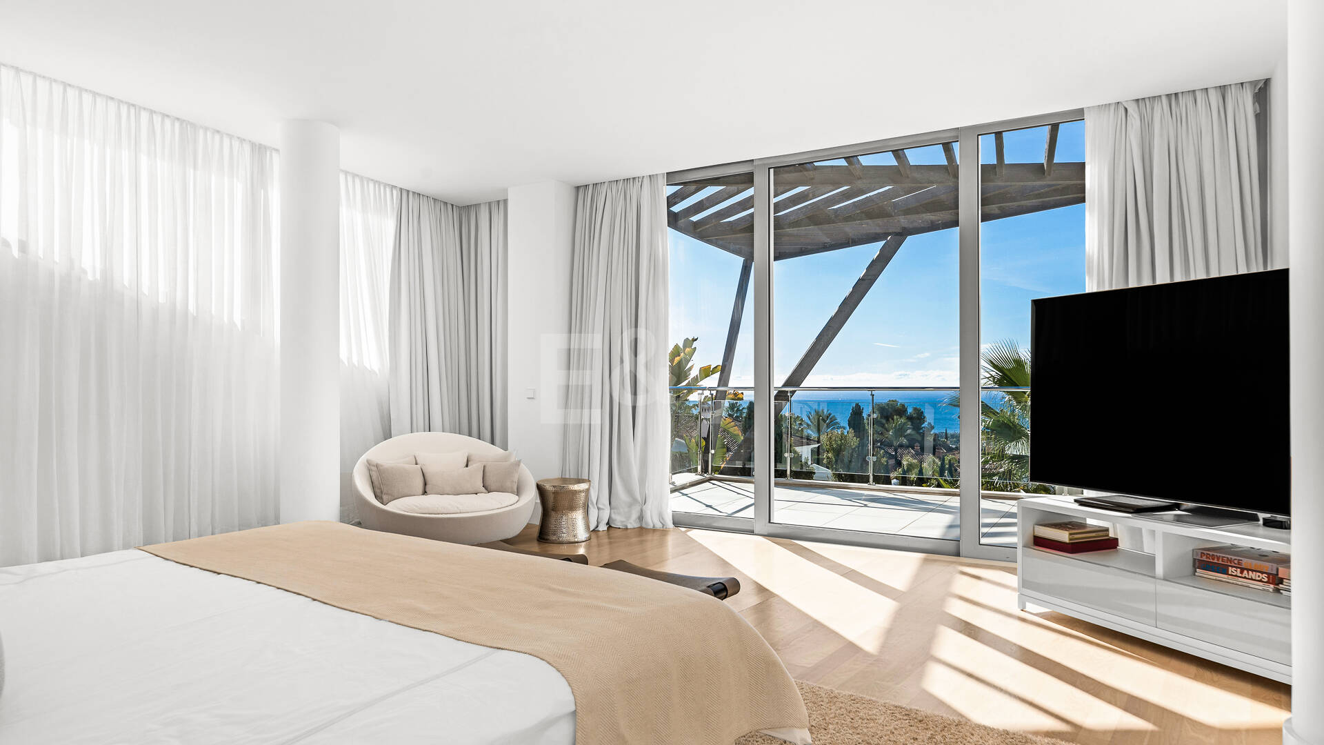 Modern Corner Semi-Detached Villa with Panoramic Sea Views and Private Pool in Sierra Blanca