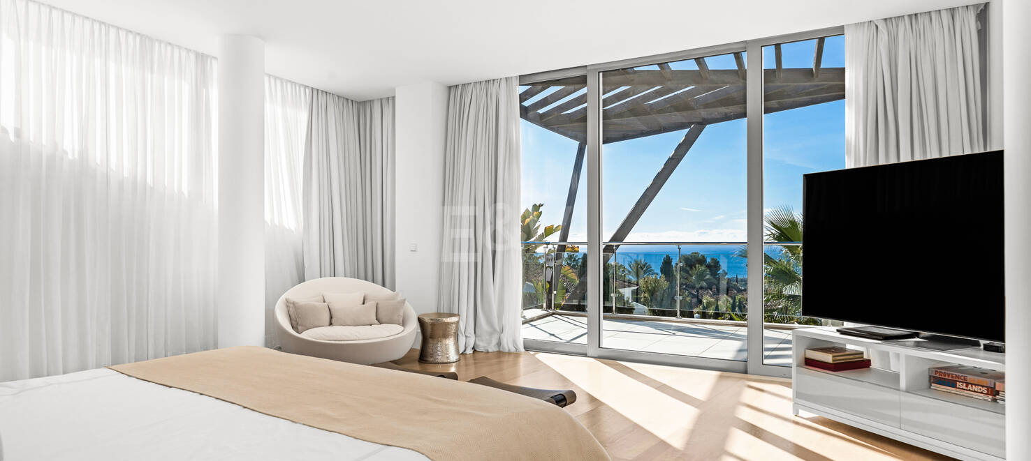 Villa pareada de esquina contemporánea con vistas panorámicas al mar en Meisho Hills, Sierra Blanca