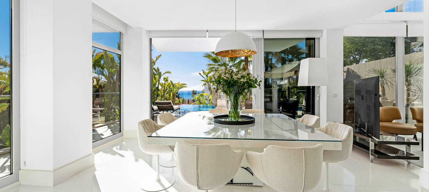 Villa pareada de esquina contemporánea con vistas panorámicas al mar en Meisho Hills, Sierra Blanca