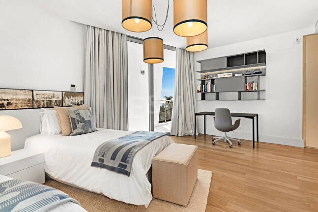 Modern Corner Semi-Detached Villa with Panoramic Sea Views and Private Pool in Sierra Blanca