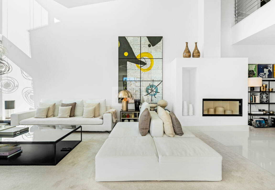 Modern Corner Semi-Detached Villa with Panoramic Sea Views and Private Pool in Sierra Blanca