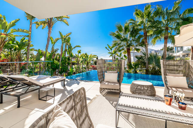 Modern Corner Semi-Detached Villa with Panoramic Sea Views and Private Pool in Sierra Blanca