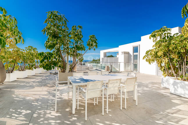 Modern Corner Semi-Detached Villa with Panoramic Sea Views and Private Pool in Sierra Blanca