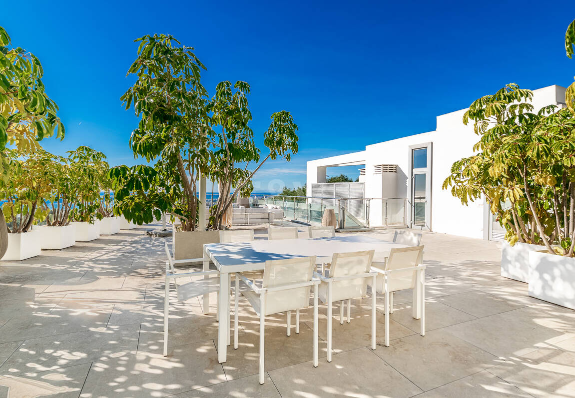 Modern Corner Semi-Detached Villa with Panoramic Sea Views and Private Pool in Sierra Blanca