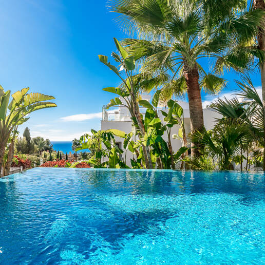 Villa pareada de esquina contemporánea con vistas panorámicas al mar en Meisho Hills, Sierra Blanca