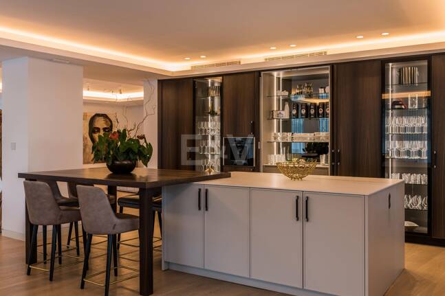 South-Facing Apartment with Panoramic Views for Sale in Palo Alto, Marbella