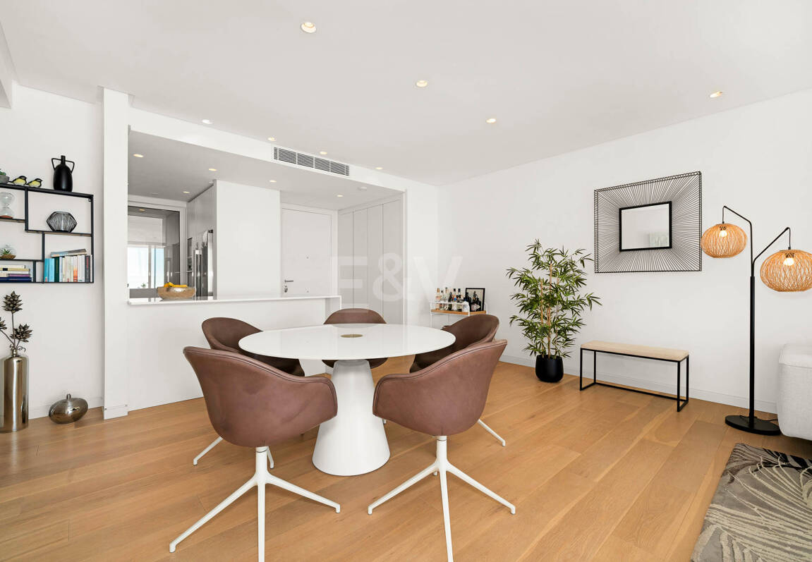 South-Facing Apartment with Panoramic Views for Sale in Palo Alto, Marbella