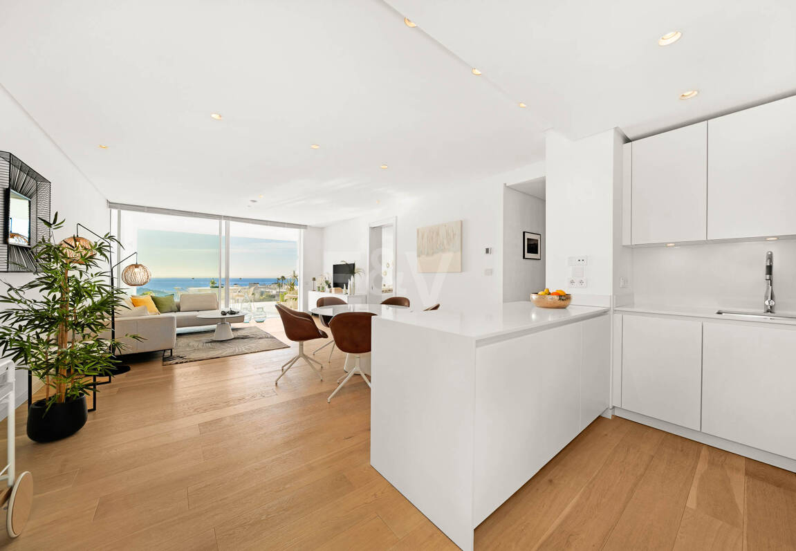 South-Facing Apartment with Panoramic Views for Sale in Palo Alto, Marbella