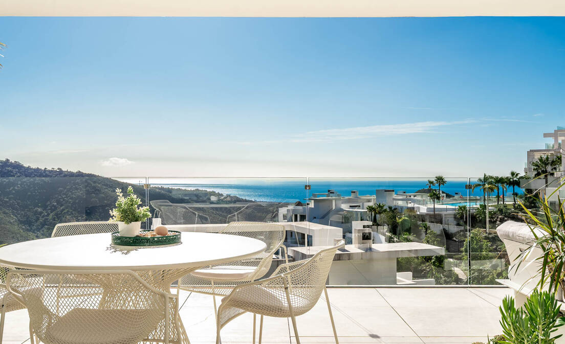 Südlich ausgerichtete Wohnung mit Panoramablick zum Verkauf in Palo Alto Marbella