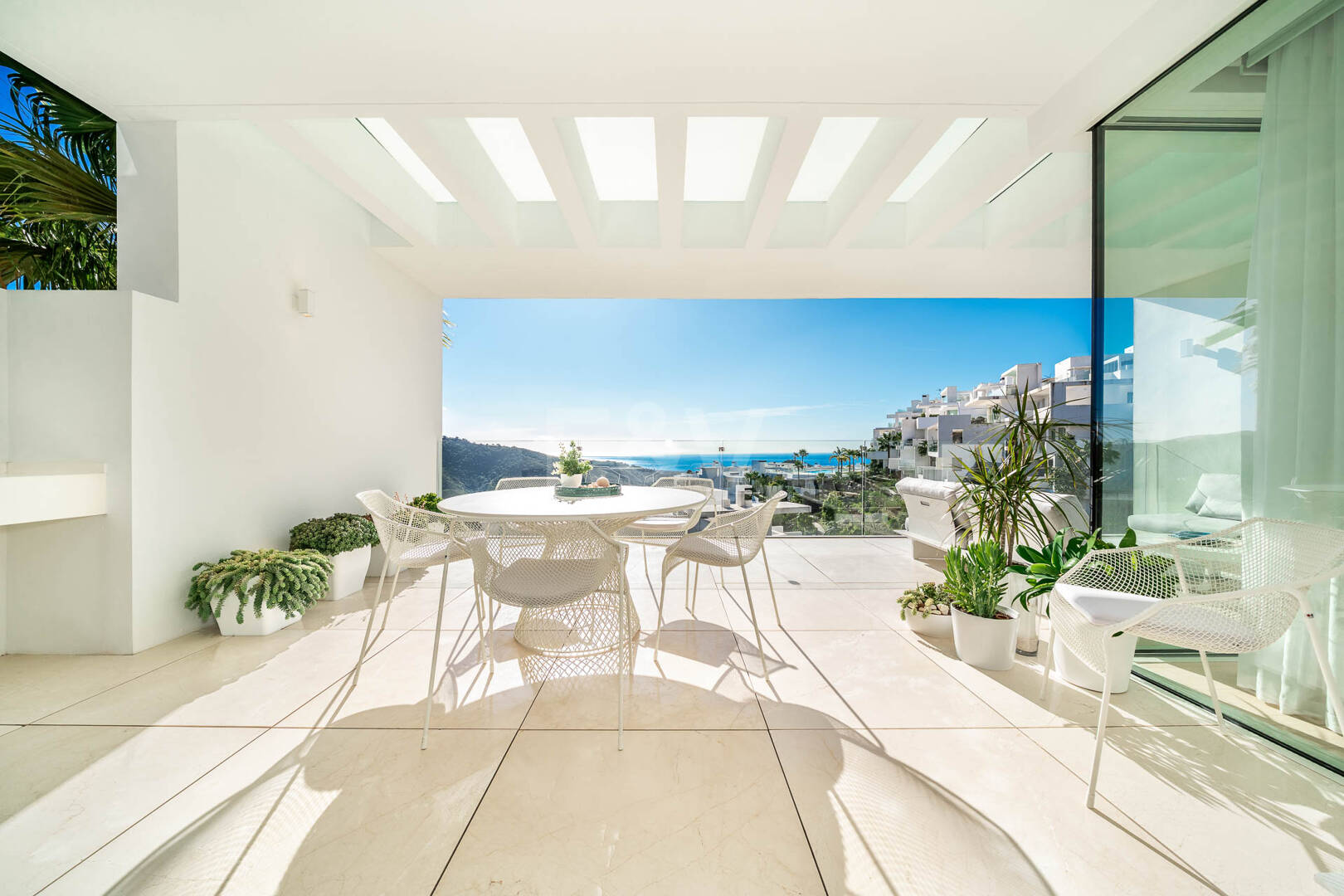 South-Facing Apartment with Panoramic Views for Sale in Palo Alto, Marbella