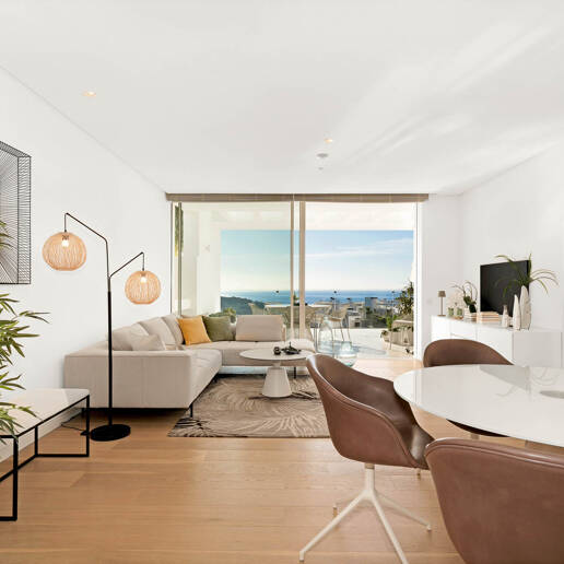 South-Facing Apartment with Panoramic Views for Sale in Palo Alto, Marbella