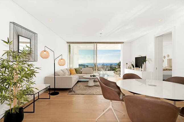 South-Facing Apartment with Panoramic Views for Sale in Palo Alto, Marbella