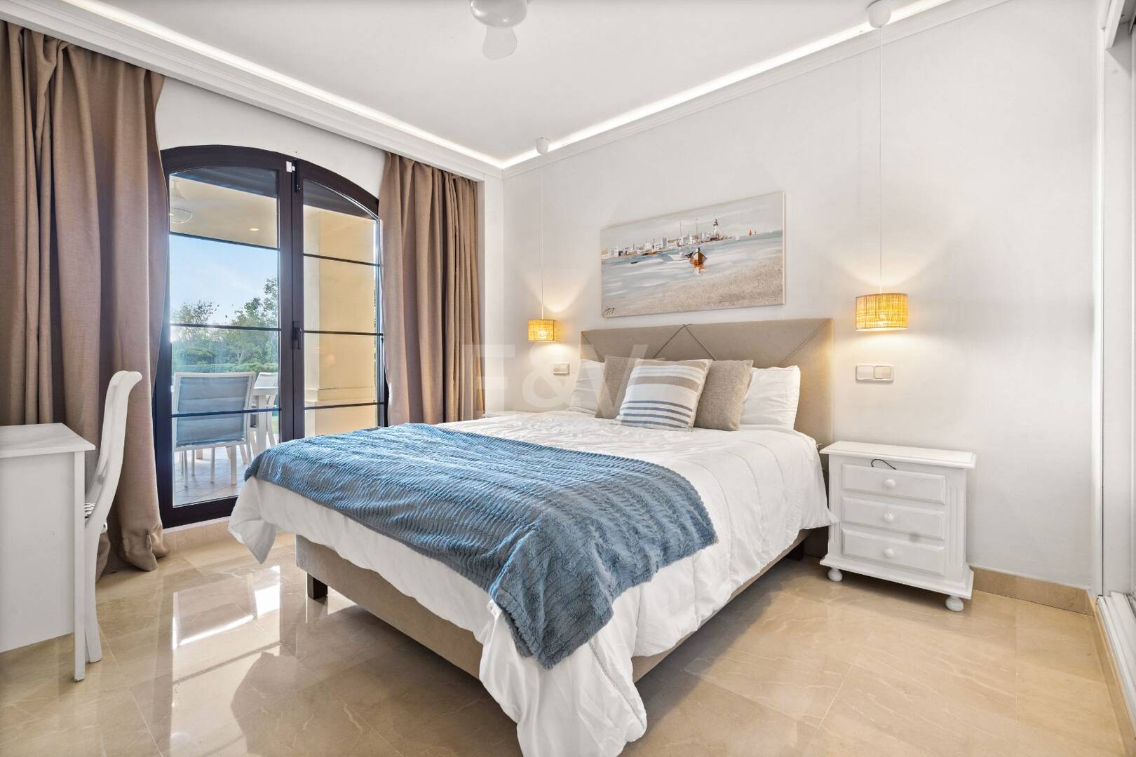 Exclusive apartment with private garden and golf views in Las Jacarandas, Los Arqueros. Available for short-mid -term rentals