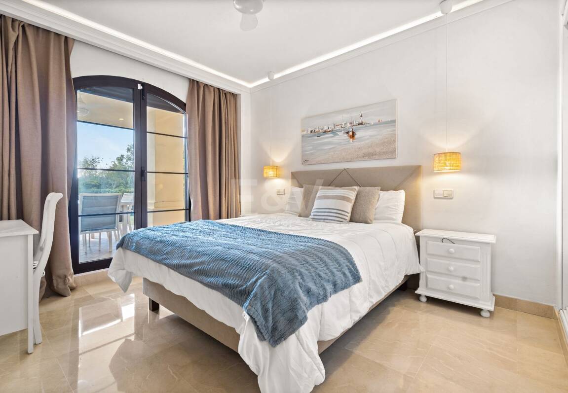 Exclusive apartment with private garden and golf views in Las Jacarandas, Los Arqueros. Available for short-mid -term rentals