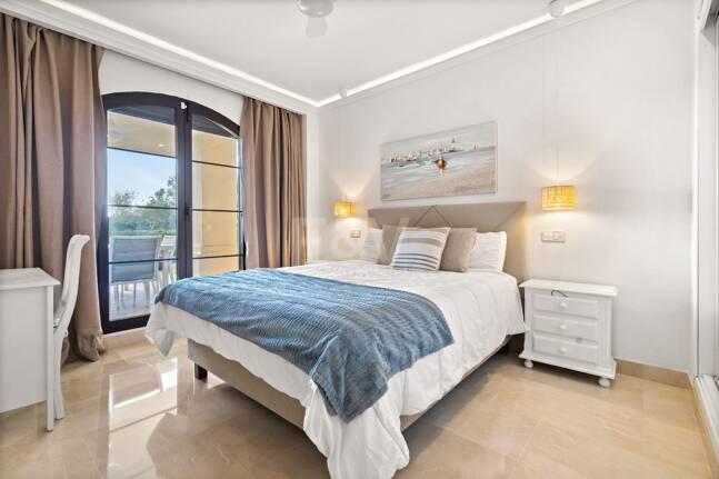 Exclusive apartment with private garden and golf views in Las Jacarandas, Los Arqueros. Available for short-mid -term rentals