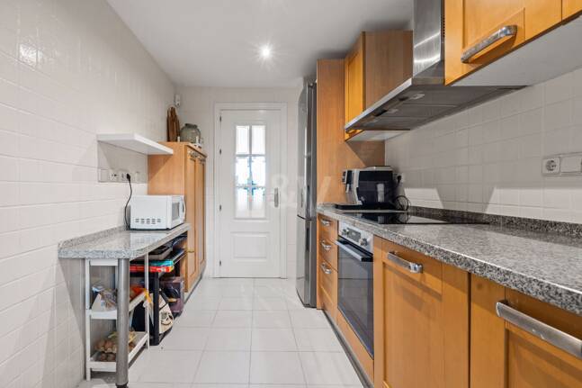 Exclusive apartment with private garden and golf views in Las Jacarandas, Los Arqueros. Available for short-mid -term rentals