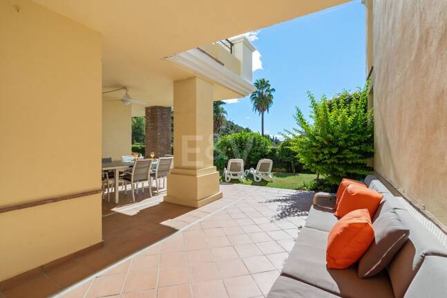 Exclusive apartment with private garden and golf views in Las Jacarandas, Los Arqueros. Available for short-mid -term rentals