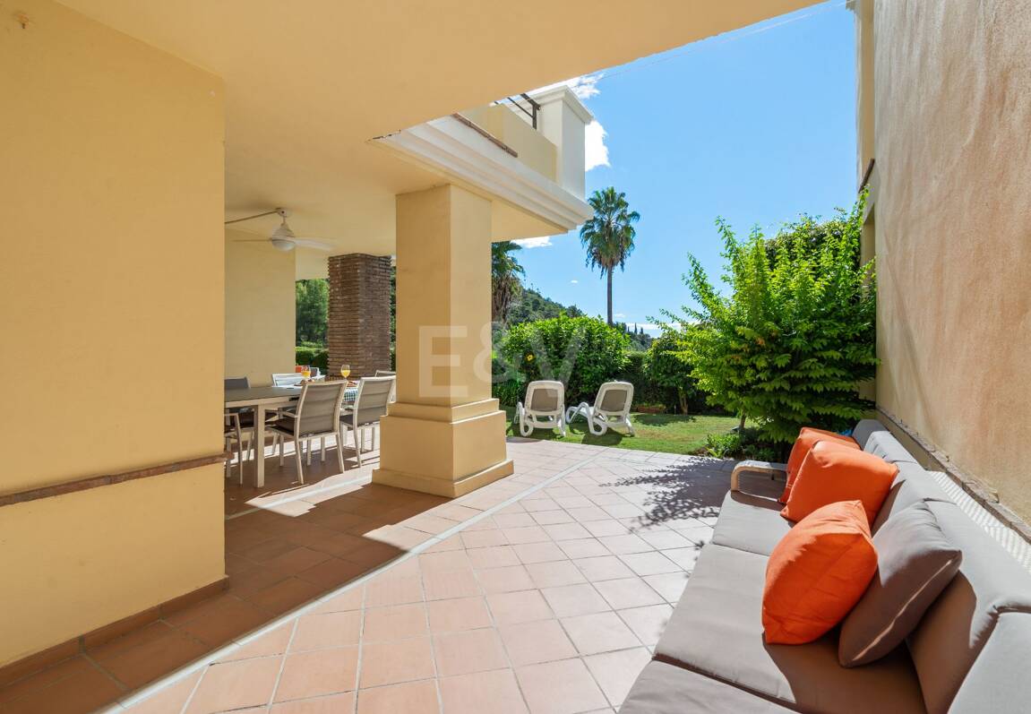 Exclusive apartment with private garden and golf views in Las Jacarandas, Los Arqueros. Available for short-mid -term rentals