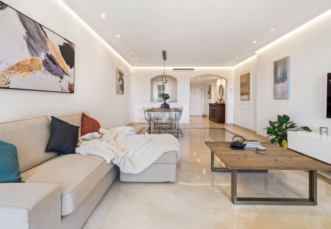 Exclusive apartment with private garden and golf views in Las Jacarandas, Los Arqueros. Available for short-mid -term rentals