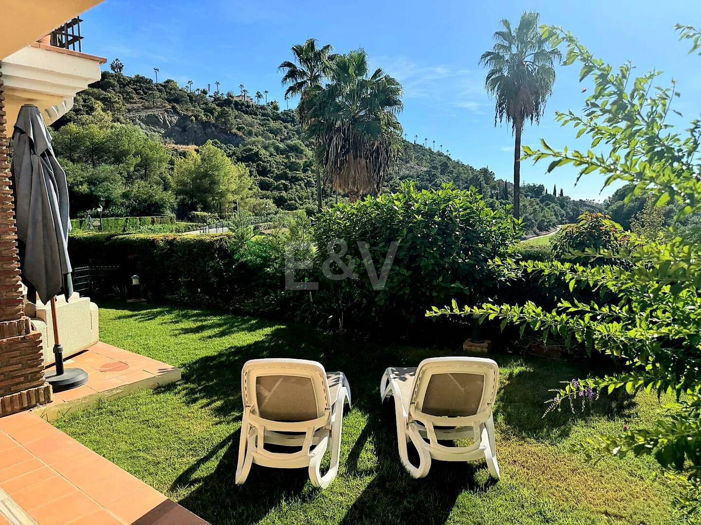 Exclusive apartment with private garden and golf views in Las Jacarandas, Los Arqueros. Available for short-mid -term rentals
