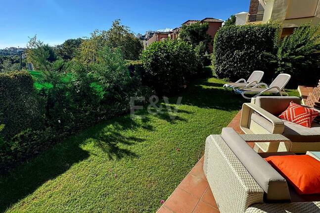 Exclusive apartment with private garden and golf views in Las Jacarandas, Los Arqueros. Available for short-mid -term rentals