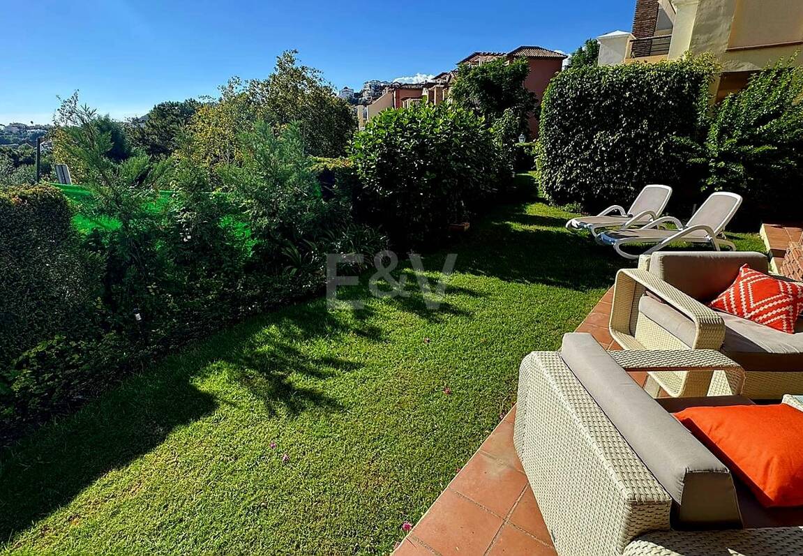 Exclusive apartment with private garden and golf views in Las Jacarandas, Los Arqueros. Available for short-mid -term rentals