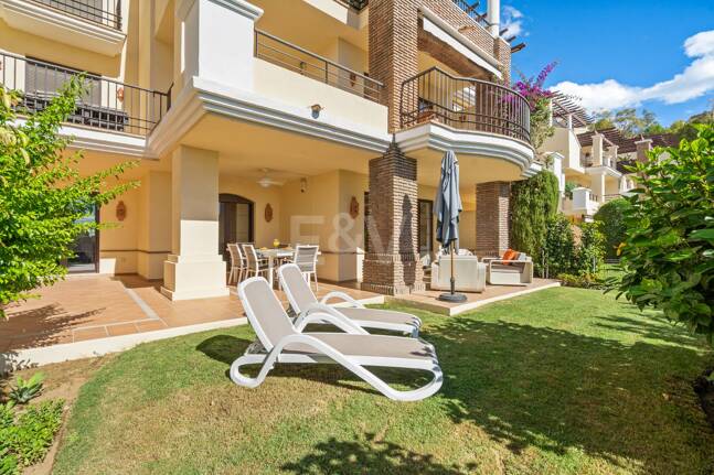 Exclusive apartment with private garden and golf views in Las Jacarandas, Los Arqueros. Available for short-mid -term rentals
