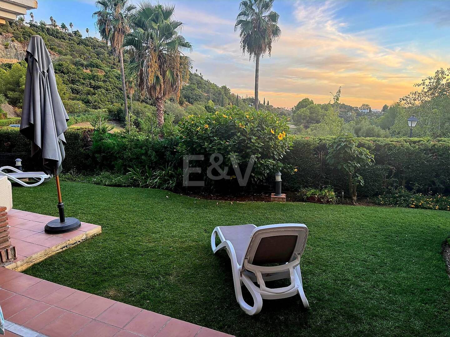 Exclusive apartment with private garden and golf views in Las Jacarandas, Los Arqueros. Available for short-mid -term rentals