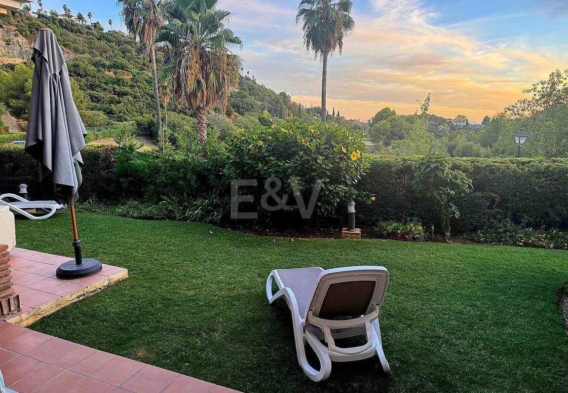 Exclusive apartment with private garden and golf views in Las Jacarandas, Los Arqueros. Available for short-mid -term rentals