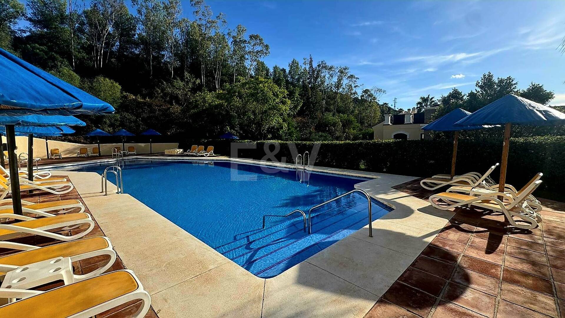 Exclusive apartment with private garden and golf views in Las Jacarandas, Los Arqueros. Available for short-mid -term rentals