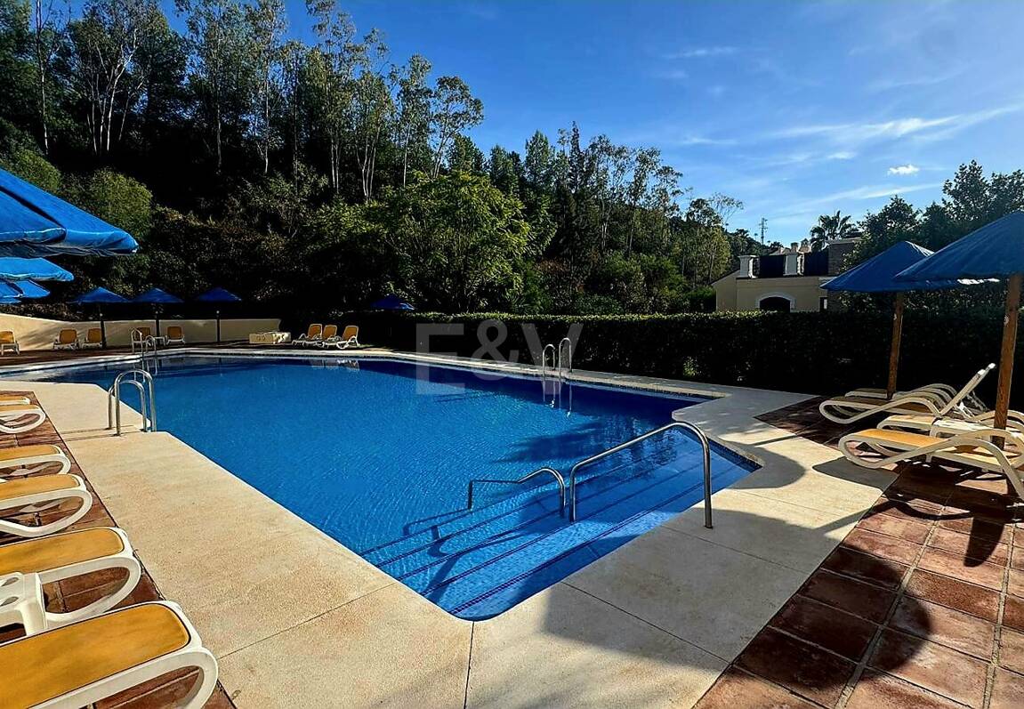 Exclusive apartment with private garden and golf views in Las Jacarandas, Los Arqueros. Available for short-mid -term rentals