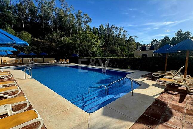Exclusive apartment with private garden and golf views in Las Jacarandas, Los Arqueros. Available for short-mid -term rentals
