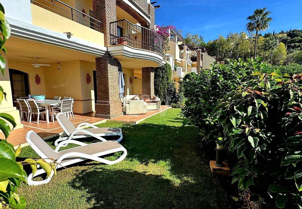 Exclusive apartment with private garden and golf views in Las Jacarandas, Los Arqueros. Available for short-mid -term rentals