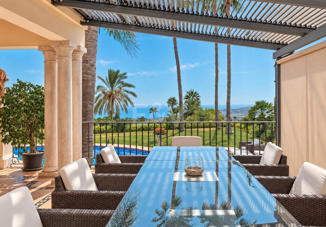 Außergewöhnliche Mansion mit Meerblick in den prestigeträchtigen Höhenlagen von Sierra Blanca