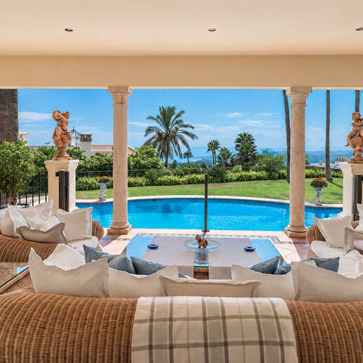 Außergewöhnliche Mansion mit Meerblick in den prestigeträchtigen Höhenlagen von Sierra Blanca