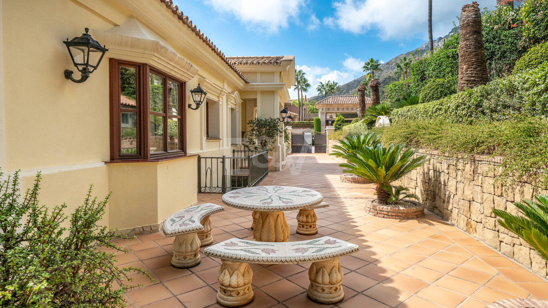 Außergewöhnliche Mansion mit Meerblick in den prestigeträchtigen Höhenlagen von Sierra Blanca