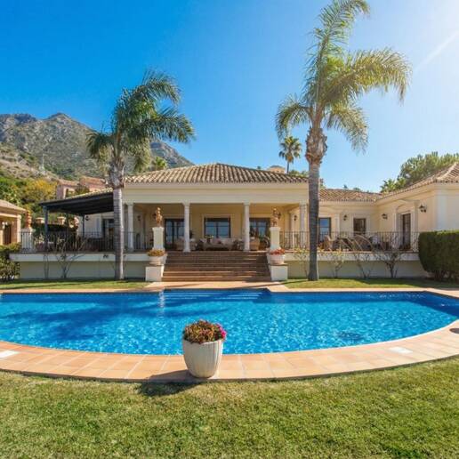 Außergewöhnliche Mansion mit Meerblick in den prestigeträchtigen Höhenlagen von Sierra Blanca