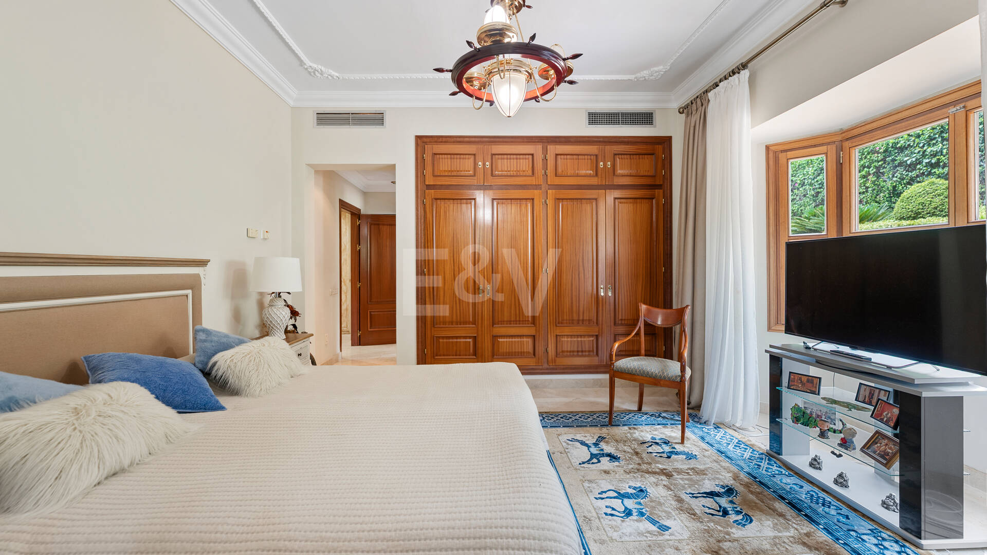 Außergewöhnliche Mansion mit Meerblick in den prestigeträchtigen Höhenlagen von Sierra Blanca