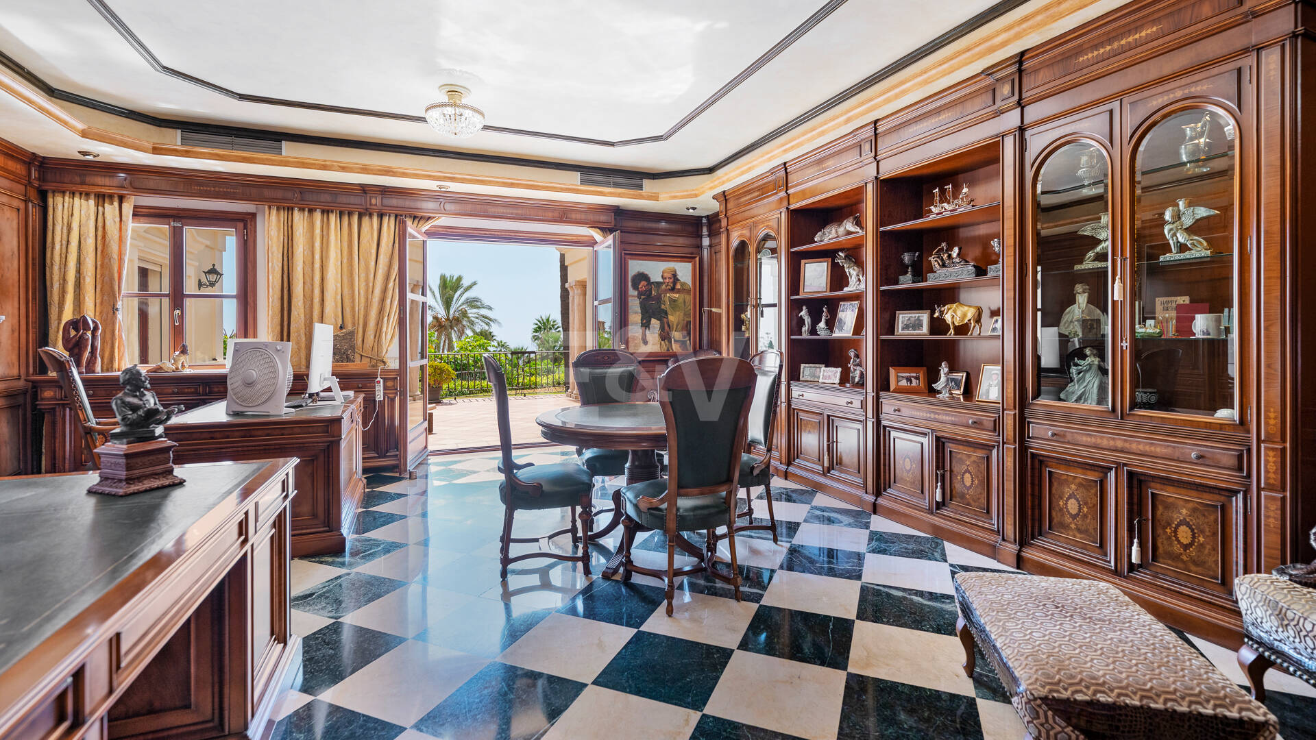 Außergewöhnliche Mansion mit Meerblick in den prestigeträchtigen Höhenlagen von Sierra Blanca