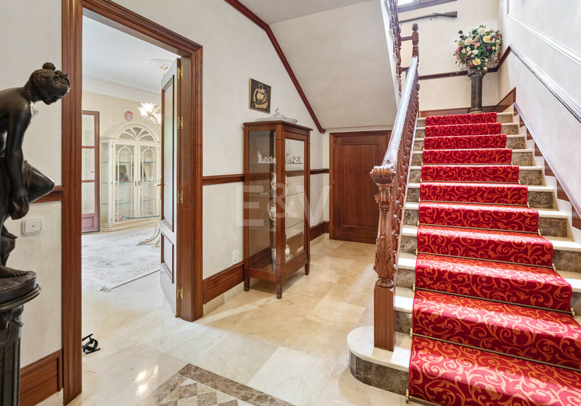 Außergewöhnliche Mansion mit Meerblick in den prestigeträchtigen Höhenlagen von Sierra Blanca