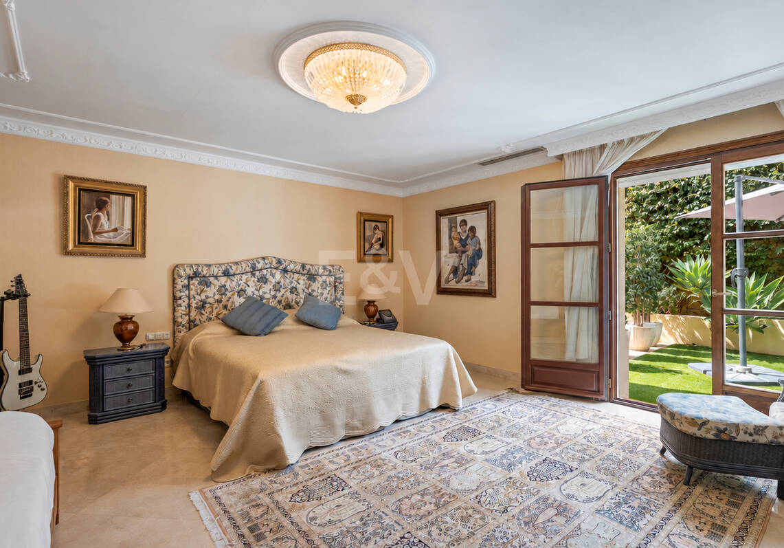 Außergewöhnliche Mansion mit Meerblick in den prestigeträchtigen Höhenlagen von Sierra Blanca
